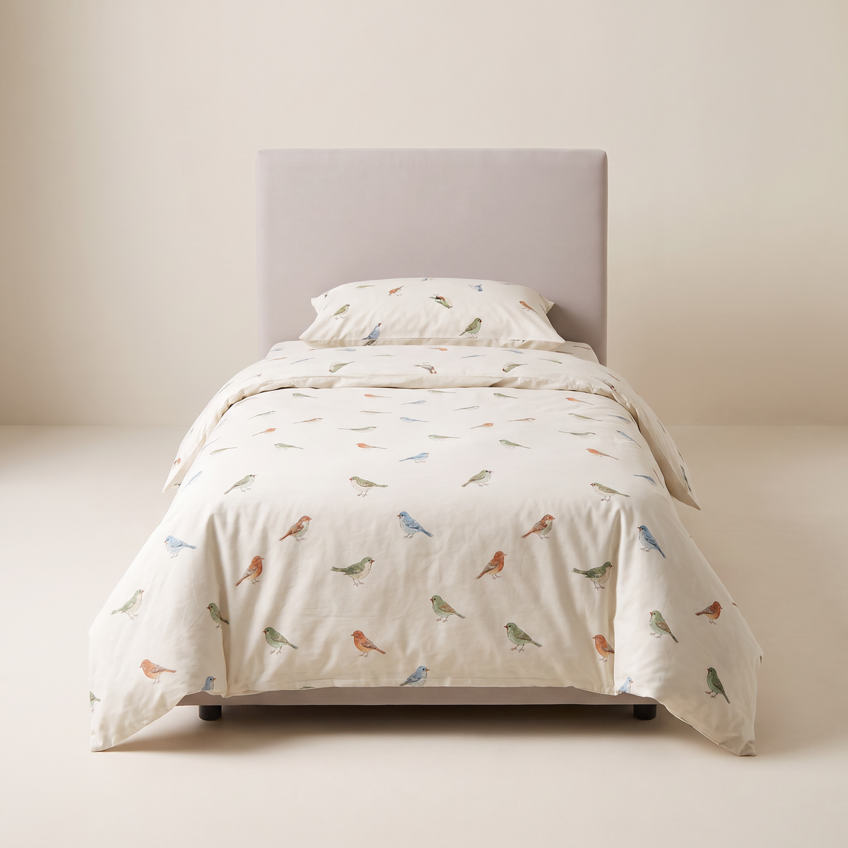 Little Flock Kids Set bird-print duvet and pillow cover, view from the foot of the single bed