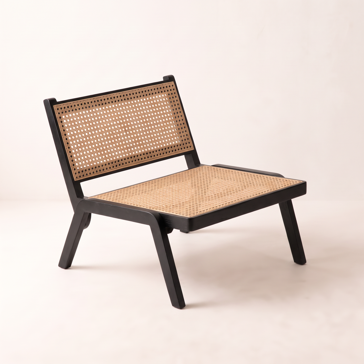 Loom Black lounge chair, front-right three-quarter view
