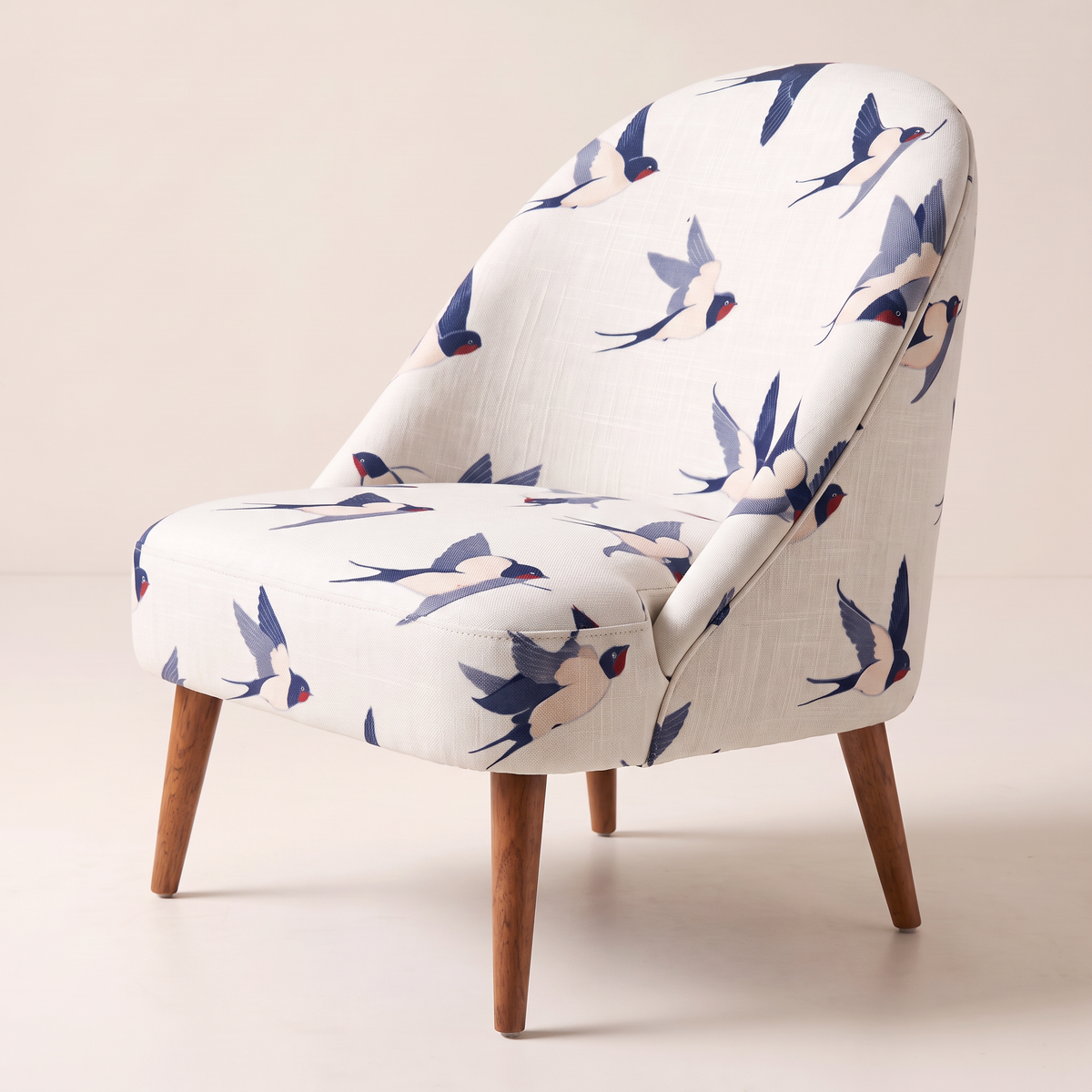 Soft Flight lounge chair, opposite front three-quarter view